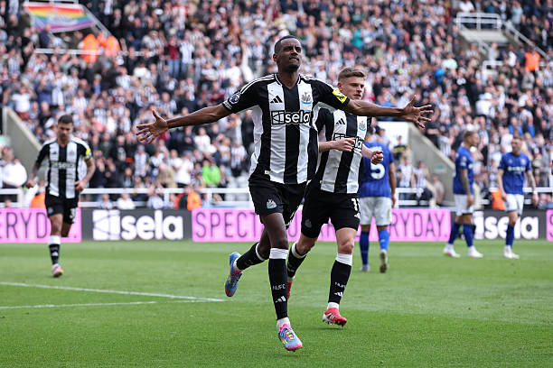 蒙特雷足球队的球星盘点:那些闪耀绿茵场的传奇人物