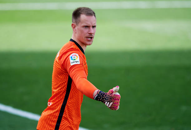 从里昂淘汰曼城,看中小球队如何逆袭豪门