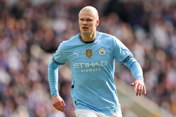 从曼联到沙特:C罗的年薪增长史与天价合同