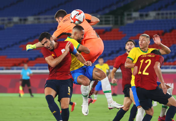 足球场建设预算:按小时计算需要多少资金?