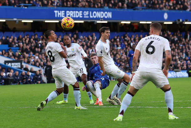 黑暗中踢球:盲人足球运动员的训练方法与独特技巧揭秘