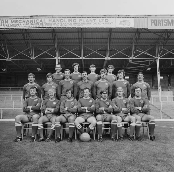 欧冠小组赛积分排名：关键战役与数据统计