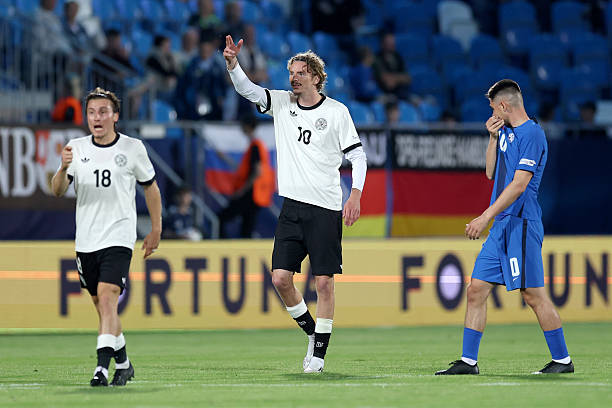 球队实力对比：如何评估比赛胜负的关键指标