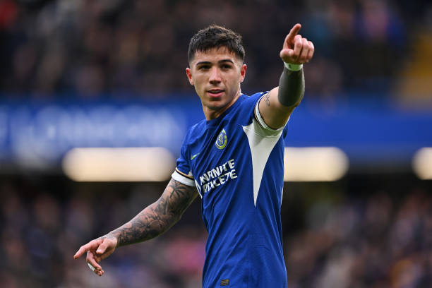 伯纳乌之夜：欧冠半决赛首回合皇马0-2巴萨战术分析