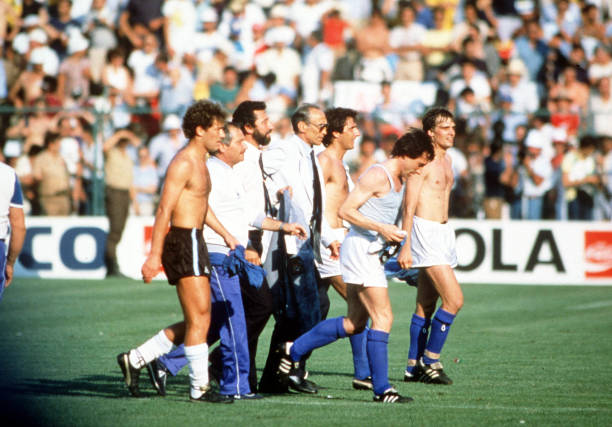 巴萨欧冠出局后的反思：阵容短板与未来重建方向