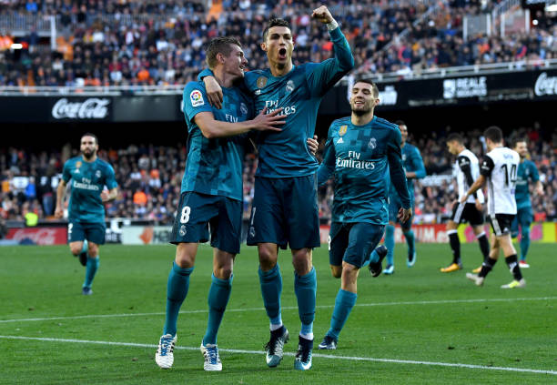 老式足球鞋的传奇:金弓品牌的前世今生