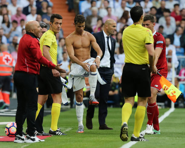 五次金球奖得主:C罗职业生涯的辉煌时刻