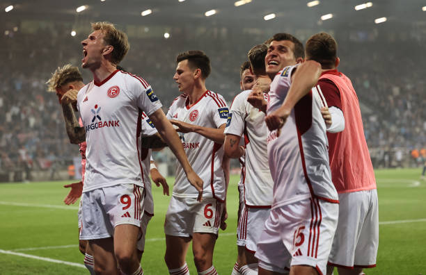 激情燃烧！非洲杯现场球迷疯狂庆祝瞬间集锦