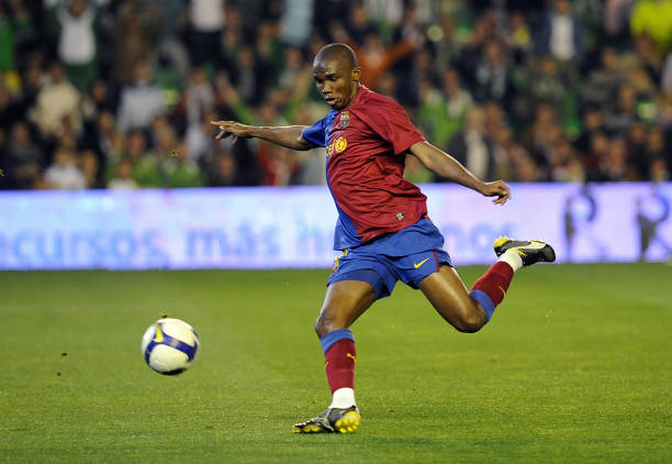 点球与任意球：定位球战术中的两大核心