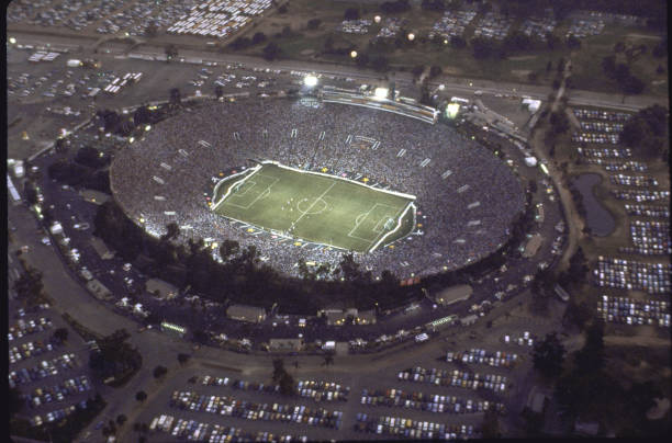 2025欧冠决赛候选城市竞争激烈,谁将最终胜出?