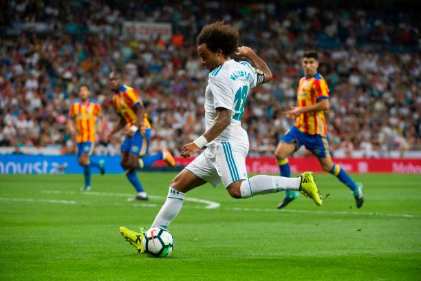 点球心理战:守门员与罚球手的博弈策略