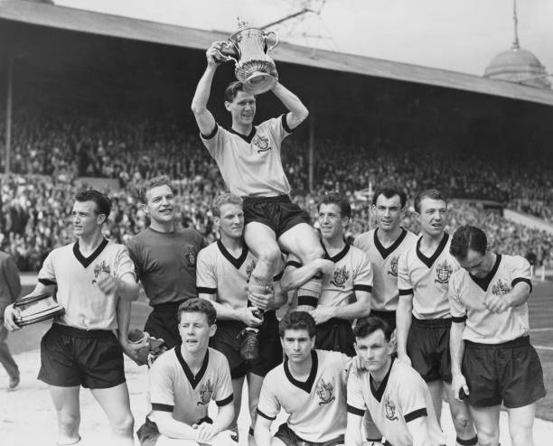 红牌禁赛规则详解:不同犯规停赛场次大揭秘