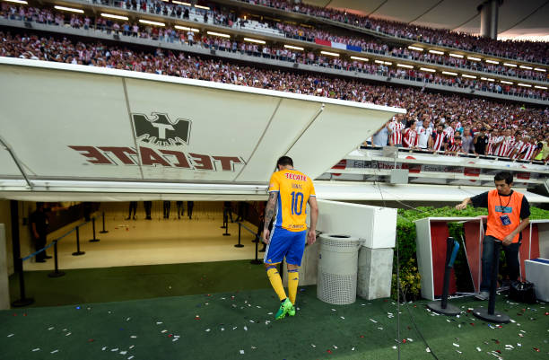 8人制足球比赛规则视频：裁判手势与判罚解析