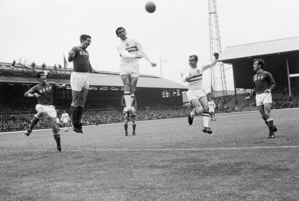 凯恩转会尘埃落定,曼联锋线短板终获补强