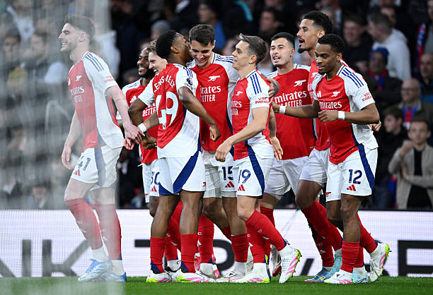 争议时刻慢镜回放:拜仁禁区手球裁判未判点球