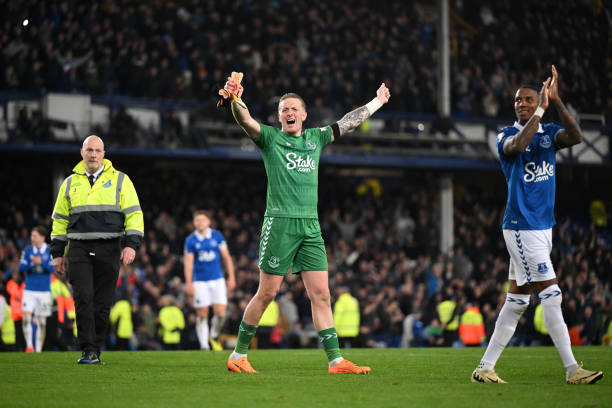 范佩西头球破门是哪一年？重温经典瞬间