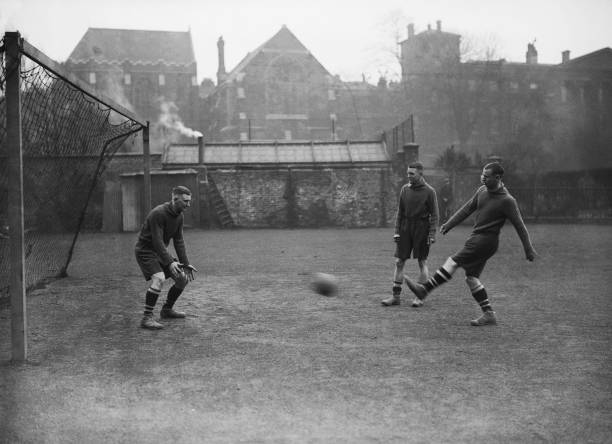 维多利亚·贝克汉姆:从流行偶像到时尚女王的华丽转身