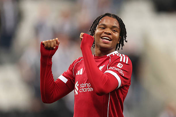 欧冠决赛比分历史:哪些球队曾以悬殊比分夺冠?