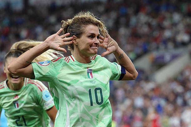 梅西加盟曼城?瓜迪奥拉亲自出马谈判