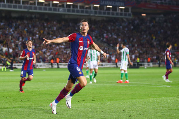 > 德甲回放cc经典赛事档案馆:重温上赛季多特蒙德最后一轮的戏剧性时刻