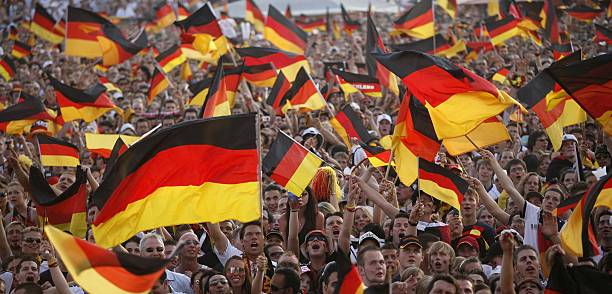 C罗的汽车帝国:他的车库究竟值多少钱?