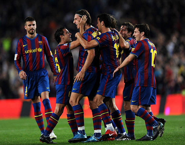 优雅与力量的结合：范巴斯滕的停球与控球技巧解析