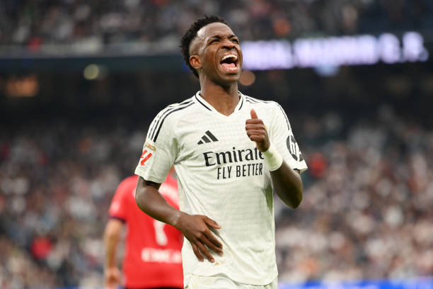 古利特在不同教练体系下的边路位置选择