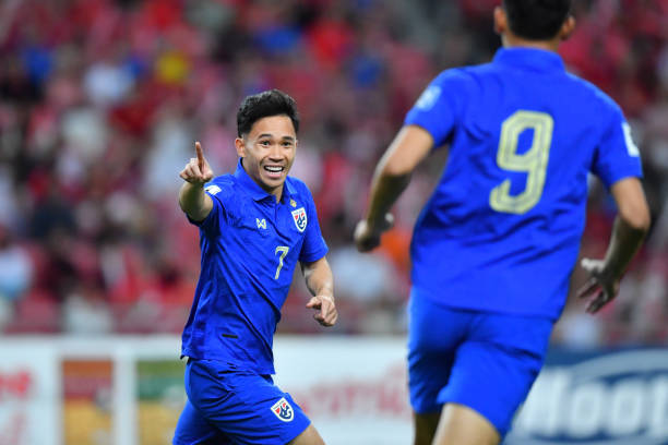 实战案例分析：半场内无越位规则下的经典比赛解读