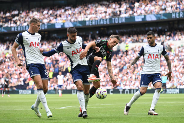 德甲防守效率报告：失球最少球队的战术秘密