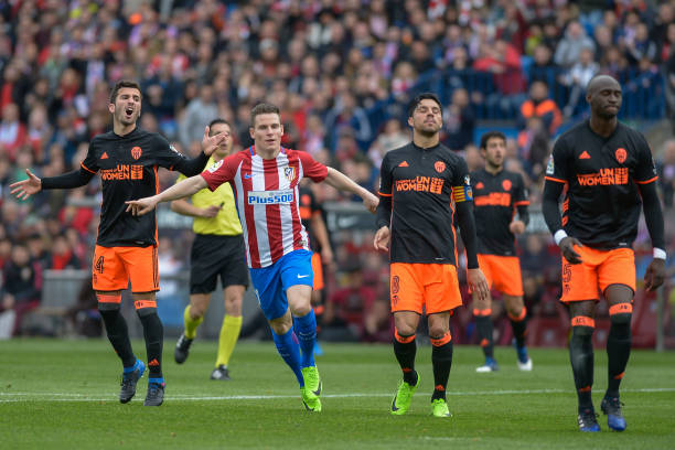 职业级单刀球训练:步伐调整与射门时机把握