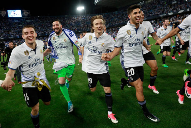 足球场比例尺换算指南:从实际尺寸到图纸表示