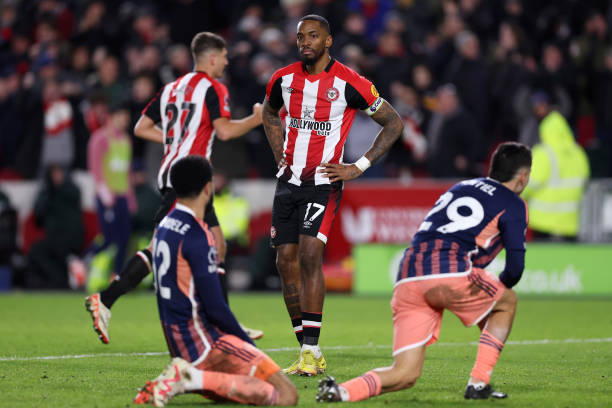 足球场上的“魔术时刻”:球星停球集锦燃爆全场