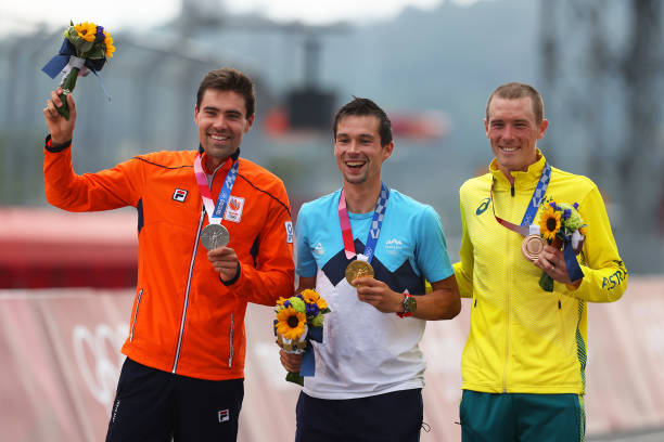 压力爆表！奥运会乒乓球男单选手如何应对紧张情绪？