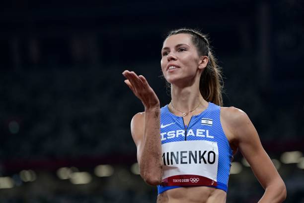 伏明霞与梁锦松的恩爱瞬间:多张珍贵合影回顾