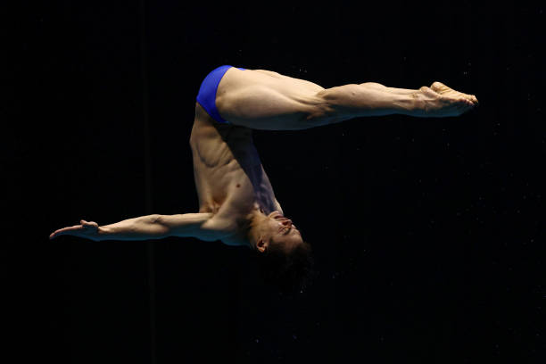 实战解析：曲棍球守门员的站位与扑救技巧