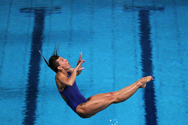 跳远腿部前伸动作细节解析,助你跳出更远距离