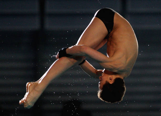 苏炳添身高与速度的关系，照片背后的科学解析