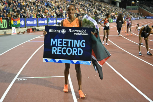 郭晶晶丈夫霍启刚的财富来源与资产规模分析