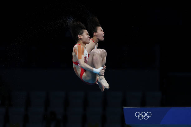 孙杨妻子素颜出街，颜值依然在线