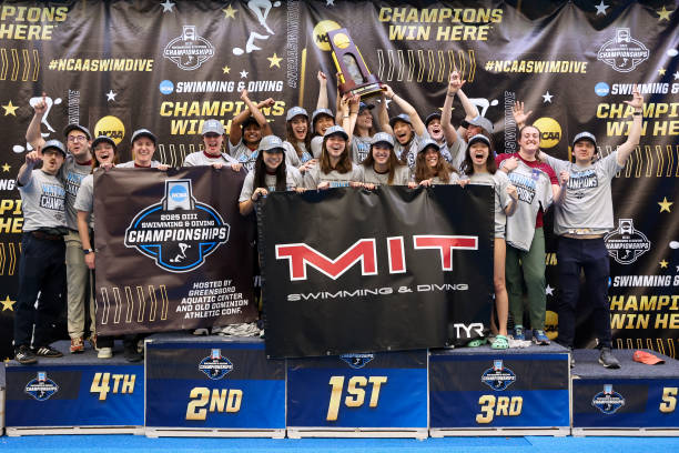 李艺的励志故事:伤病中的坚持与回归