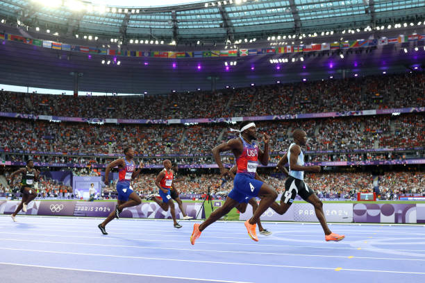 菲尔普斯退役后的新角色：游泳教练与体育评论员