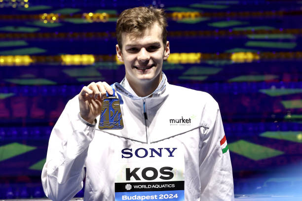 自由泳旋转技巧全解析：如何避免身体过度摆动？