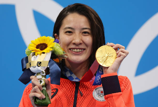 如何通过证书编号验证游泳教练证书的真实性?