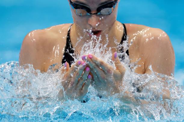 全运会游泳25日综述：奖牌榜竞争白热化，各省队表现突出