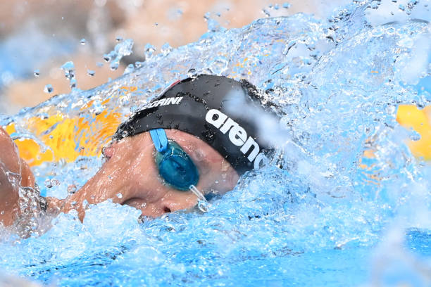 蝶泳的正确身体姿势与协调技巧