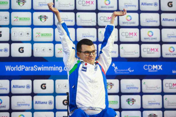 游泳梦境中的细节分析:水的状态、游泳方式与情绪关联