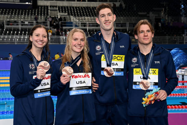 游泳教练的赚钱渠道:除了教学还有哪些?