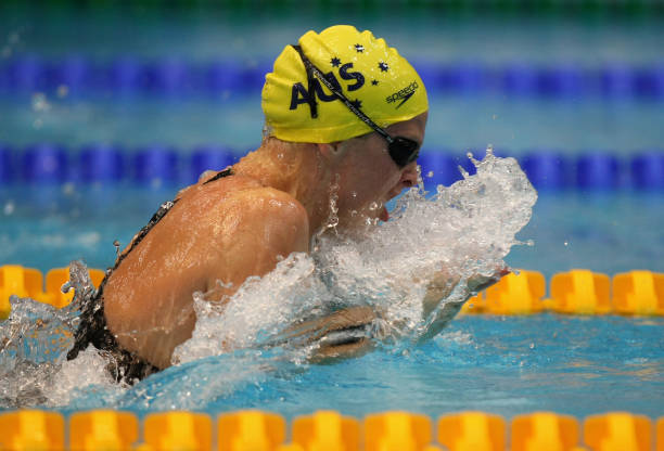 自由泳和蛙泳，哪个更容易掌握技巧？