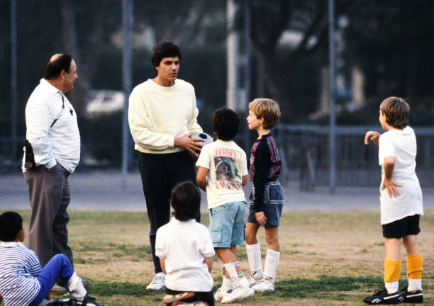 游泳教练亲授：儿童学习游泳的高效技巧与常见误区