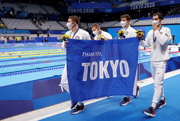 游泳圈翻转的安全注意事项:保护自己和他人